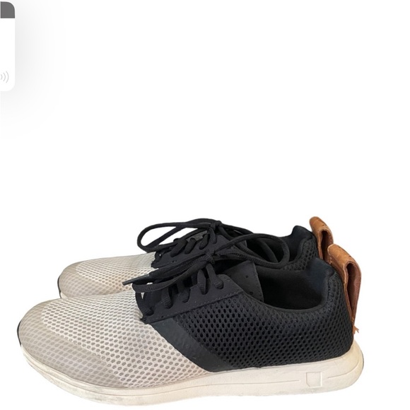 York Athletics The Henry Runner Size 6.5 Black and White - Picture 4 of 7